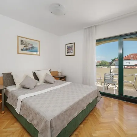 Stunning Apartment In Vodice Appartement