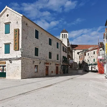 Stunning Apartment In Vodice Appartement *